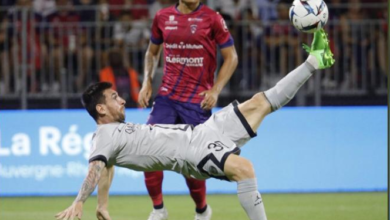Messi firma doblete con tremenda chilena en el inicio de Ligue 1