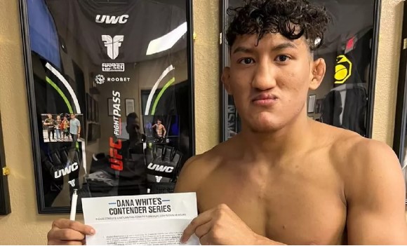 Raúl Rosas Jr. de 17 años, quiere hacer historia como el campeón más joven del UFC