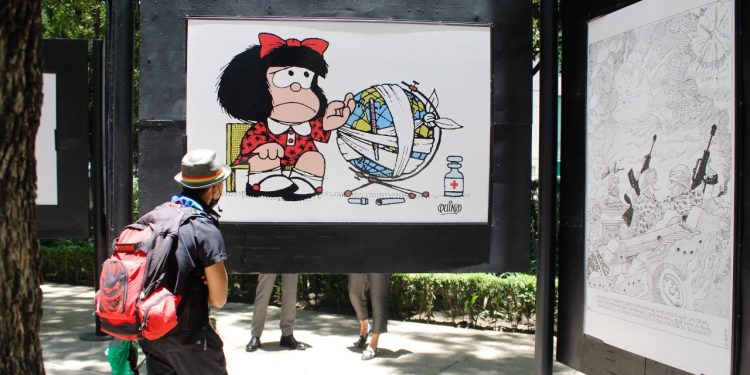 Mafalda ha llegado a Paseo de la Reforma con la expo “El Mundo de Quino”