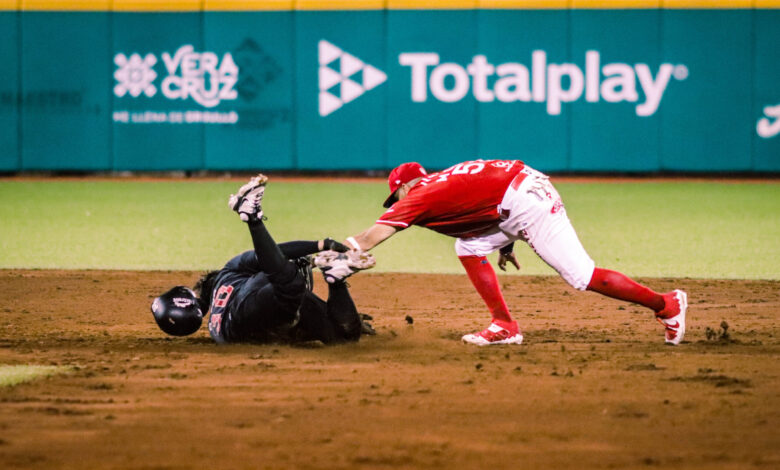 Gana El Águila primera serie en el puerto￼