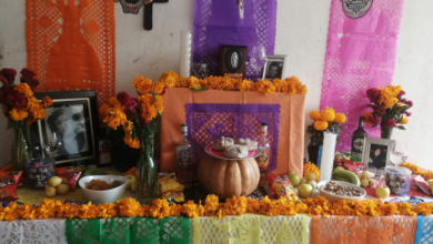 Con estos elementos cuenta una ofrenda tradicional de Día de Muertos