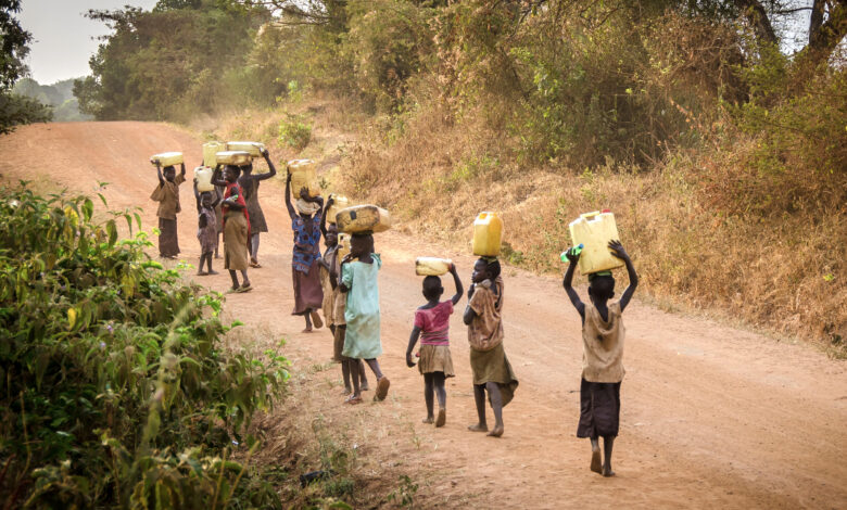 Disertan sobre papel de las mujeres en África