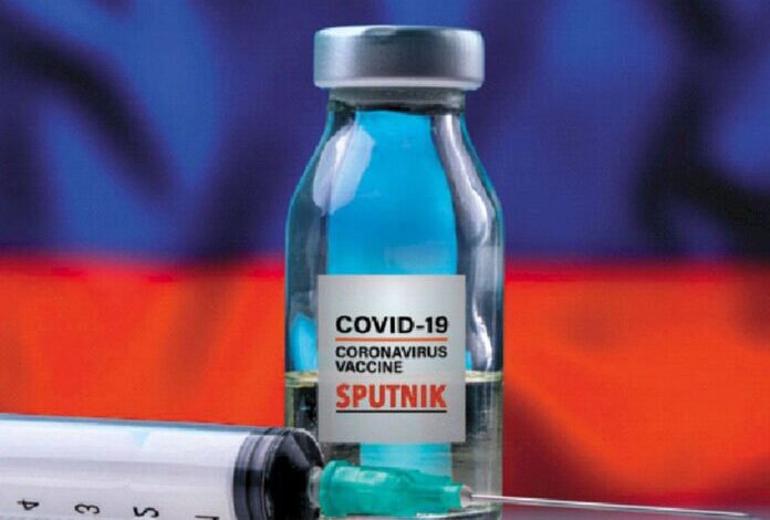 Sputnik V y AstraZeneca combinarían vacunas contra Covid-19