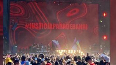 Danna Paola pide justicia por Debanhi en Tecate Emblema