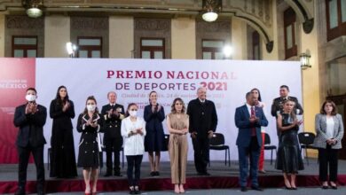 Destacando a Urías y Guevara, Obrador entregó el Premio Nacional de Deportes 2021