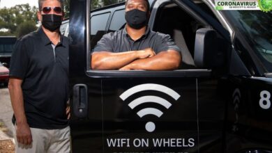 Niños sin internet se conectan al ‘wifi sobre ruedas’ para clases en línea