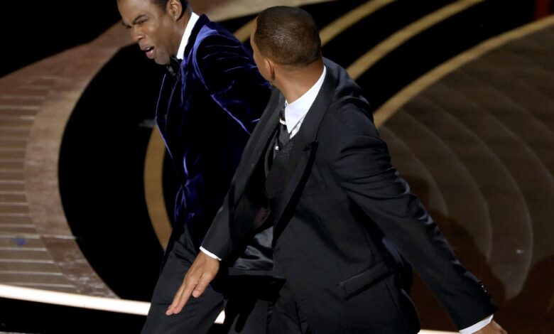 Will Smith golpea a Chris Rock en plena ceremonia de los Oscar
