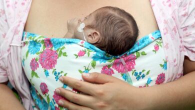 La lactancia materna,  “primera vacuna” de un bebé