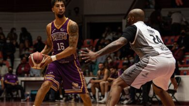 ¡Bienvenidos Halcones a la LNBP!; Plateros zarandea a Xalapa