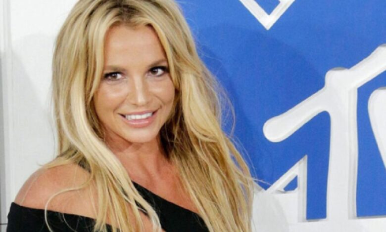Padre de Britney Spears exige a cantante pago de los abogados