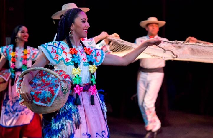 Ballet Folklórico UV, 45 años de difundir la cultura mexicana