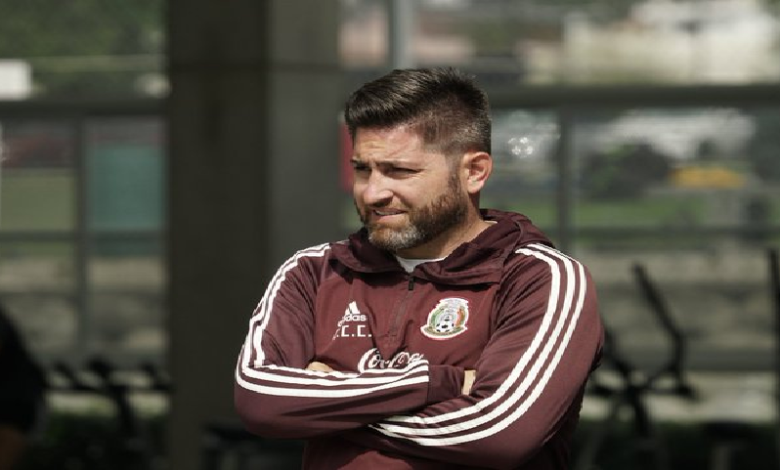 Christopher Cuellar deja de ser DT del TRI femenil