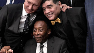 “Patearemos juntos la pelota en el cielo”: Pelé a Maradona