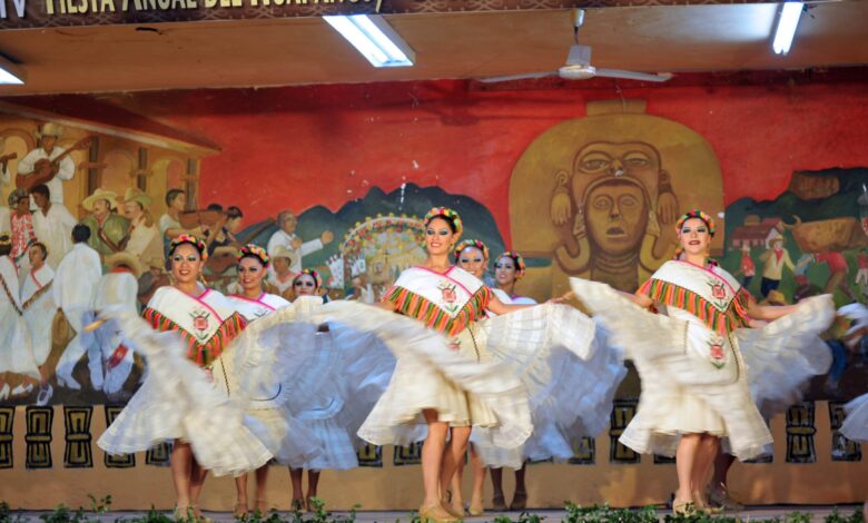 Disfruta de sones en la XXXI Fiesta Anual del Huapango de Amatlán
