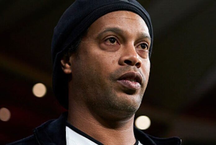 Ronaldinho tiene problemas de alcoholismo tras la muerte de su madre