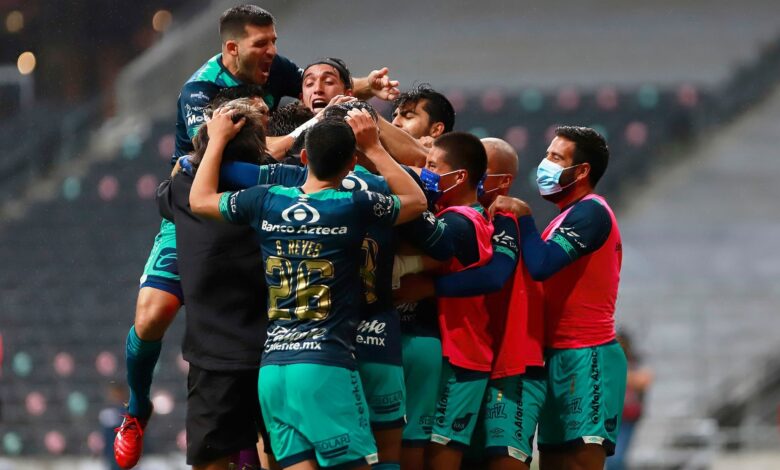 En tanda de penales, Puebla vence a Monterrey y se mete a cuartos de final