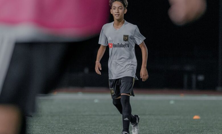 Erik Dueñas, jugador de origen mexicano, debutó con LAFC ¡a los 15 años!