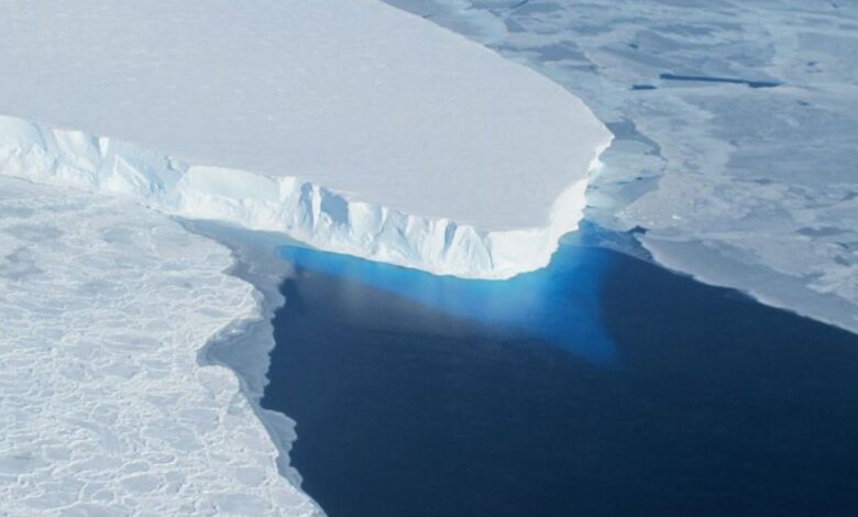 Hallan agua caliente en un glaciar de la Antártida