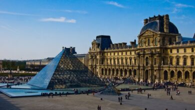 El Louvre de París reabre sus puertas sin público extranjero
