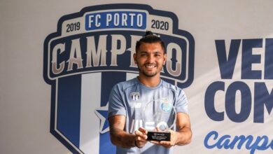 Tecatito fue galardonado como mejor jugador de la Liga en Portugal