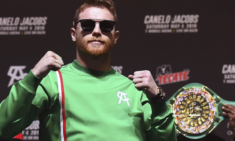 Canelo Álvarez presume look de casi un millón de pesos