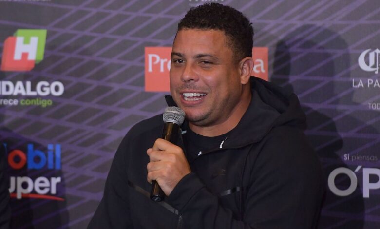 «Ronaldo salía de fiesta y llegaba a entrenar casi sin dormir», asegura Ze Roberto