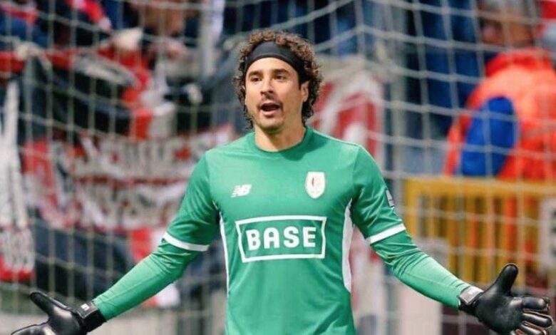 Salida de Memo Ochoa le quitó reflectores a la liga belga