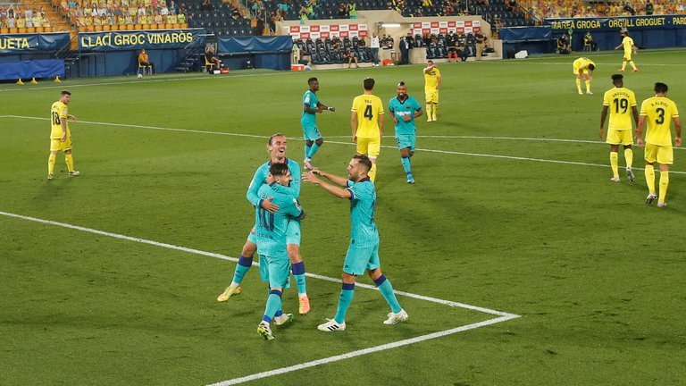 Barcelona aplastó 4-1 al Villarreal