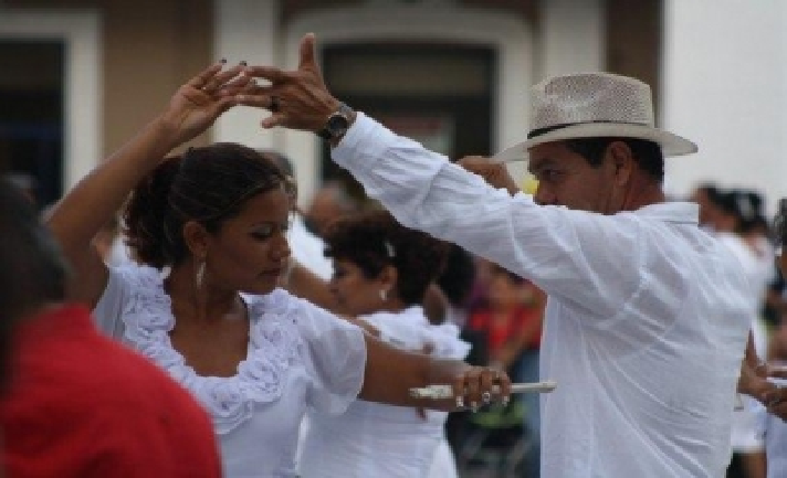 Clase de baile tradicional por internet