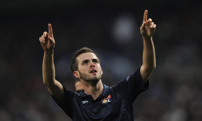 Barcelona ficha a Miralem Pjanic