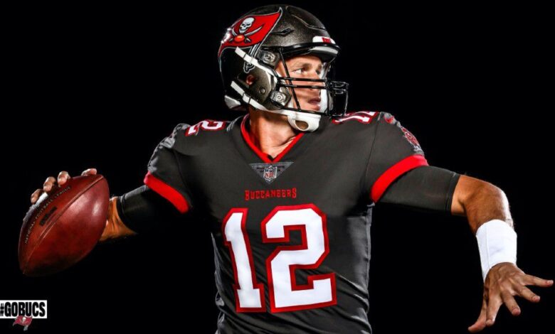 Tom Brady aparece por primera vez con uniforme de los Buccaneers