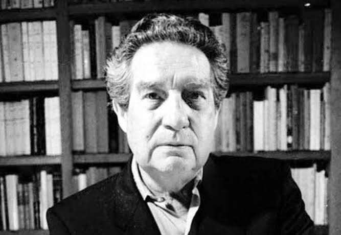 Octavio Paz cumpliría 106 años hoy