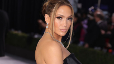 Presume Jennifer Lopez en Instagram un tonificado abdomen