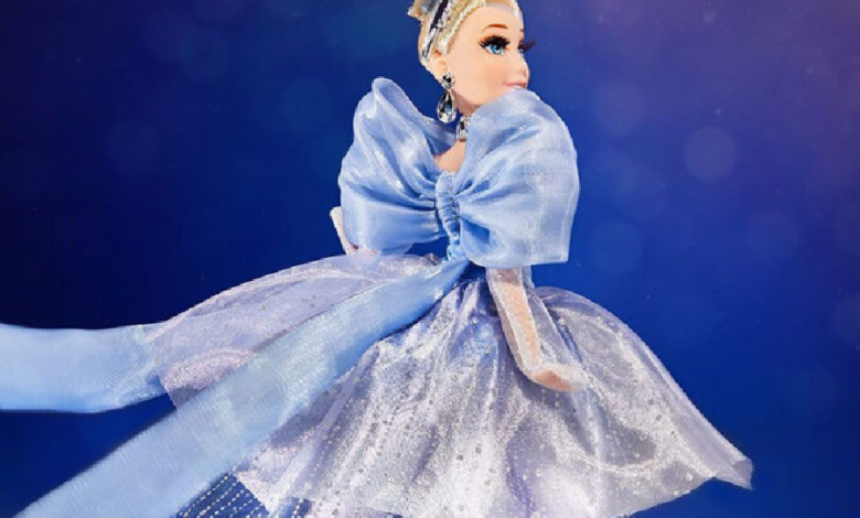 Celebra Disney 70 años de Cenicienta con muñeca de colección