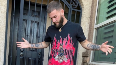 Boxeador Caleb Plant levanta la mano para enfrentar al Canelo