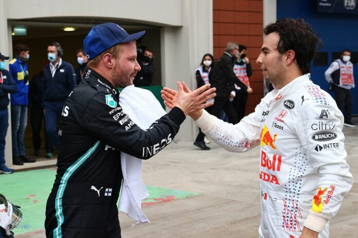 “No te esfuerces contra Verstappen”: Consejo de Bottas a Checo