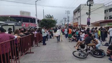 Miles de jóvenes a la espera del concierto de Daddy Yankee