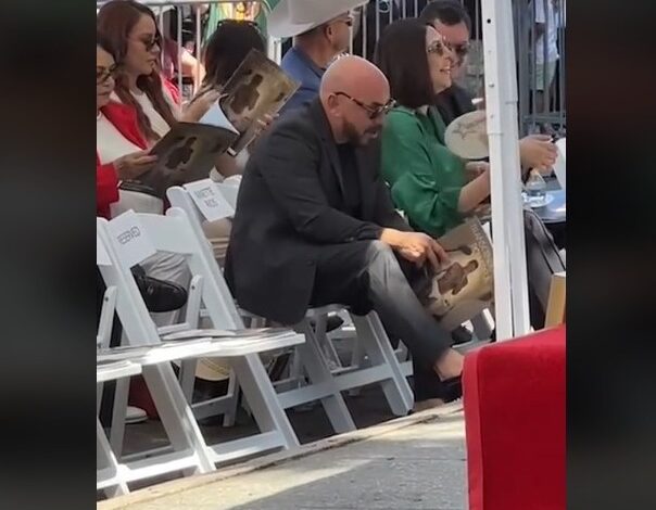 Lupillo llora en develación de estrella póstuma a Jenni Rivera en el Paseo de la Fama