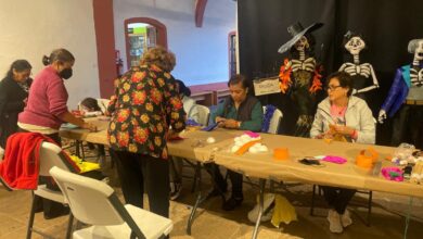 Presentan los talleres de la celebración del Día de Muertos en Xalapa